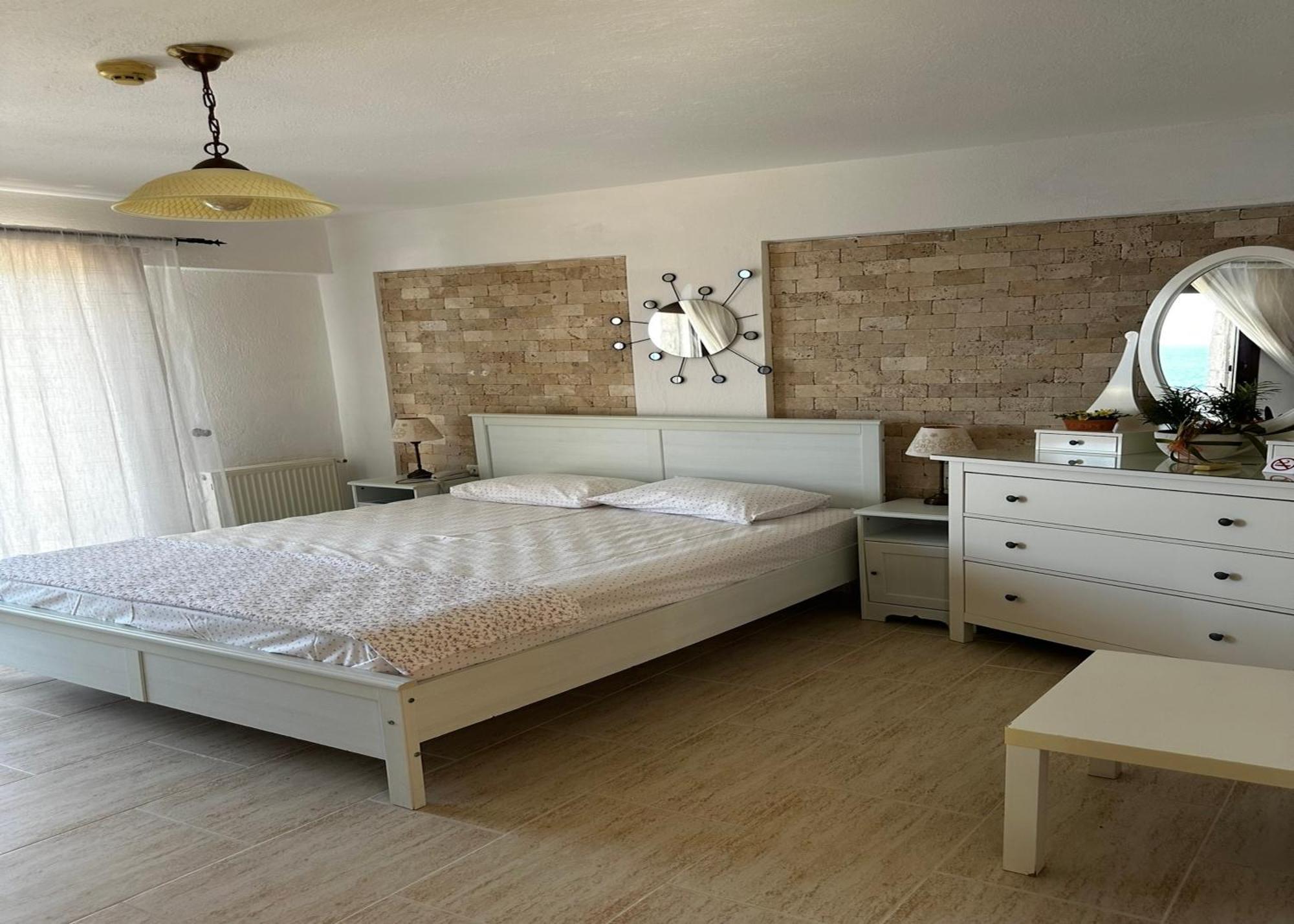 Nergis Hotel คาราบูรุน ภายนอก รูปภาพ