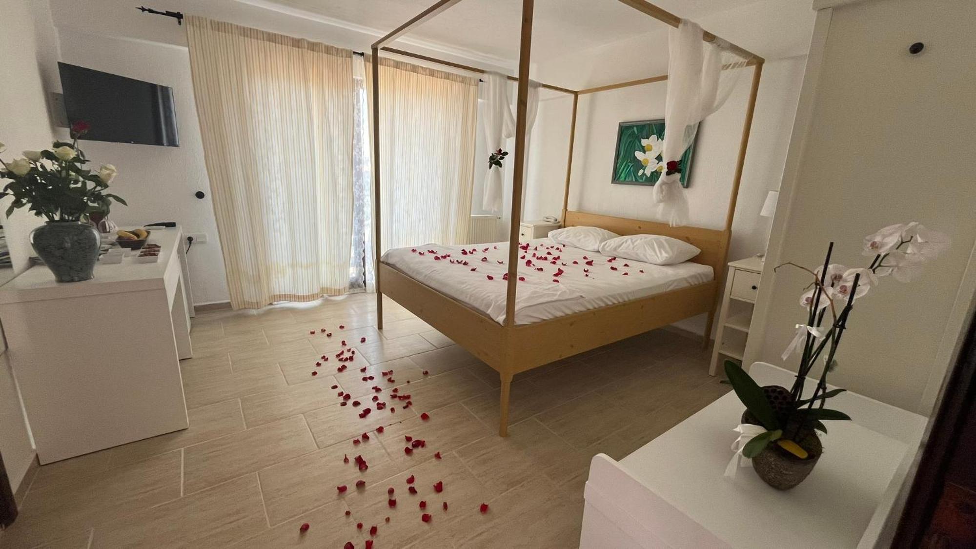 Nergis Hotel คาราบูรุน ภายนอก รูปภาพ